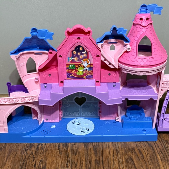 Little People Dream Castle Playset-Comes with Ariel! - Picture 3 of 5